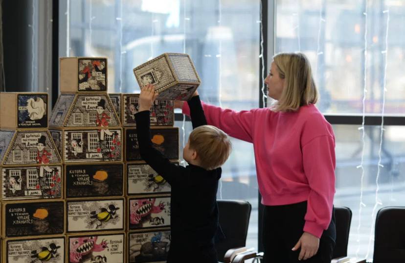 В Международный день поэзии Белгородский литературный музей провел программу для жителей и гостей города «Литературная стихия» в творческих мастерских В Международный день поэзии Белгородский литературный музей провел программу для жителей и гостей города «Литературная стихия» в творческих мастерских