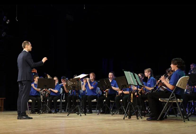 В Центре народного творчества «Образцовый самодеятельный коллектив» детский оркестр духовых инструментов, Ансамбль барабанщиков «Фиеста» и вокальный ансамбль «Девчата» подарили зрителям творческий вечер В Центре народного творчества «Образцовый самодеятельный коллектив» детский оркестр духовых инструментов, Ансамбль барабанщиков «Фиеста» и вокальный ансамбль «Девчата» подарили зрителям творческий вечер