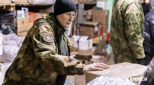 «Увидели мокрых, холодных, голодных ребят – вчерашних срочников. Я потом говорю мужу: «Серёж, не могу просто так сидеть. Нужно чтото делать, помогать. Ехать туда, где сейчас самая большая беда», – рассказала руководитель...