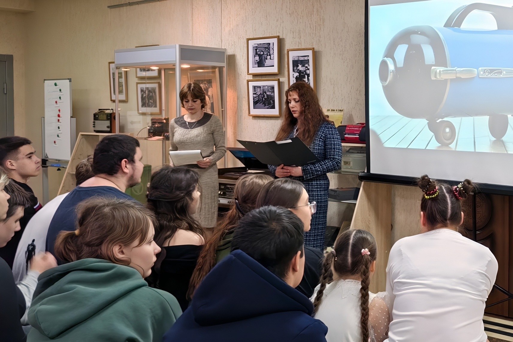 В Шебекинском историко-художественном музее открылась новая выставка «КВН, Ракета и Фотокор: сделано в СССР» В Шебекинском историко-художественном музее открылась новая выставка «КВН, Ракета и Фотокор: сделано в СССР»