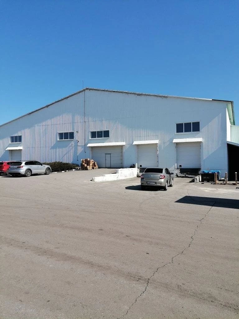 Николай Нестеров: Сегодня в результате атаки трёх беспилотников самолётного типа в селе Поповка повреждено здание Корочанского плодопитомника, автомобиль и линия электропередачи