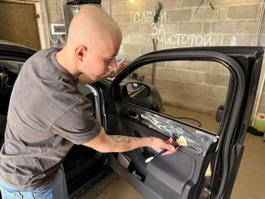 Вдохновляющая история успеха: благодаря программе «Содействие» молодой предприниматель Никита Семибратов открыл химчистку автотранспортных средств в нашем посёлке