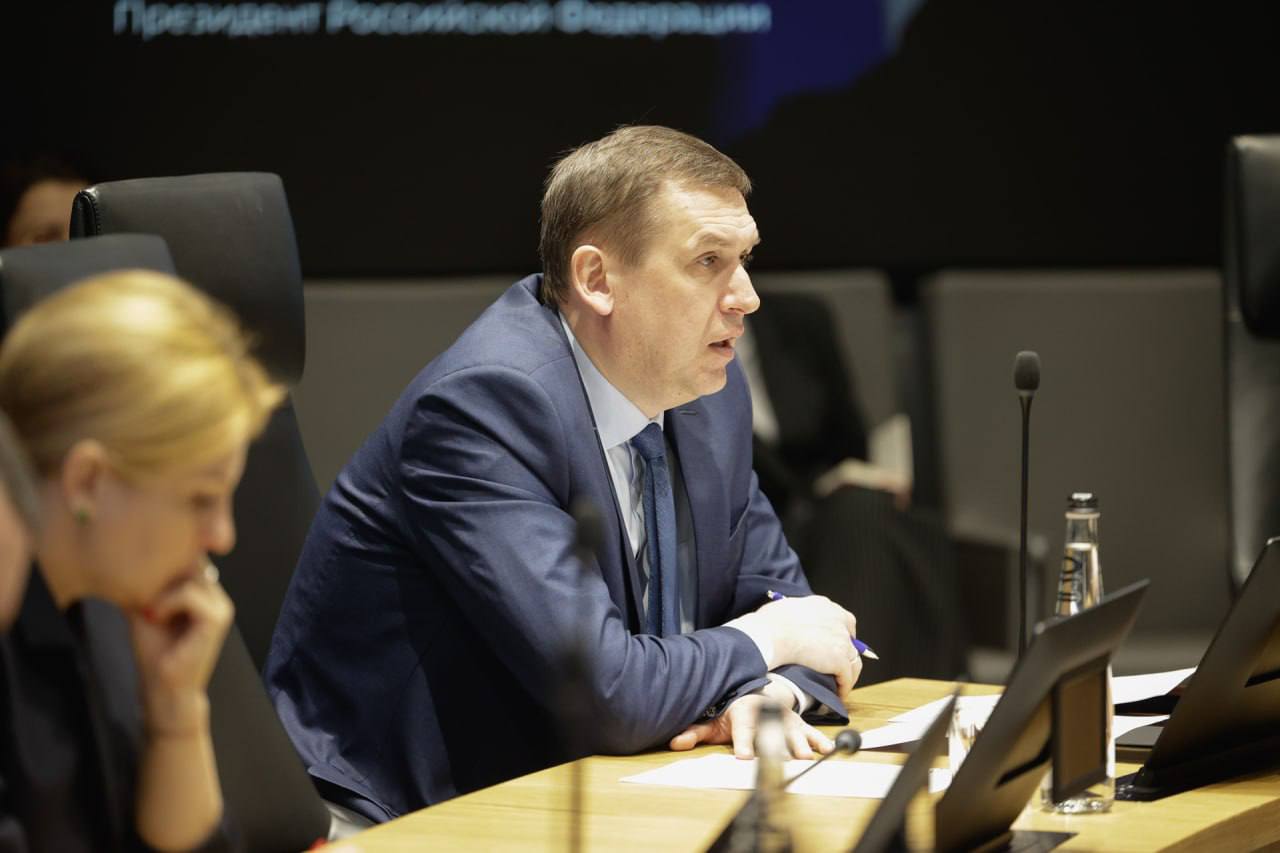 Юрий Клепиков: В повестке сегодняшнего оперативного совещания первостепенными, безусловно, стали вопросы безопасности в приграничной зоне и работа по восстановлению повреждённых домов и квартир Юрий Клепиков: В повестке сегодняшнего оперативного совещания первостепенными, безусловно, стали вопросы безопасности в приграничной зоне и работа по восстановлению повреждённых домов и квартир