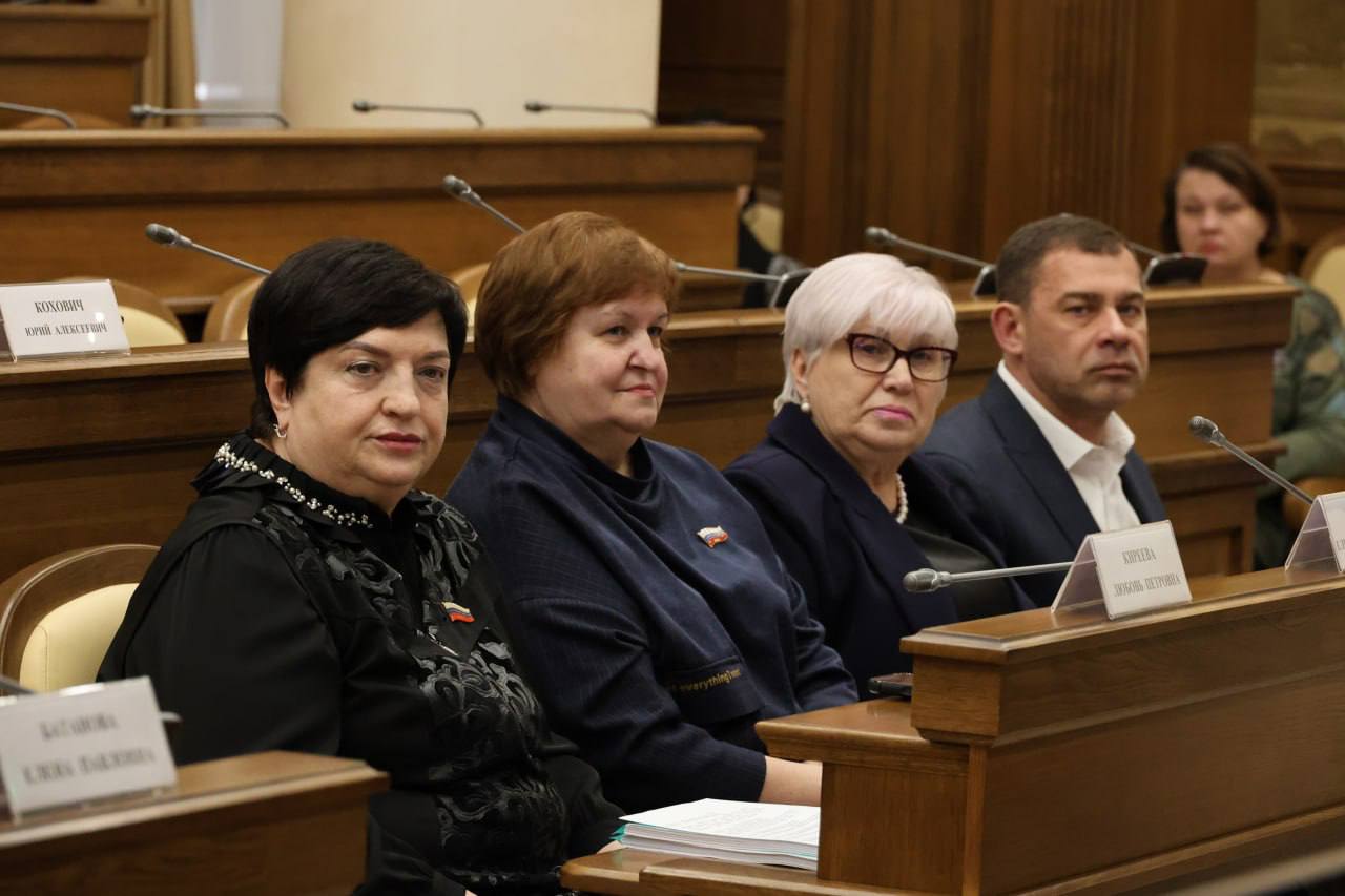 Юрий Клепиков: В Белгородской областной Думе продолжается активная подготовка к сессии Юрий Клепиков: В Белгородской областной Думе продолжается активная подготовка к сессии