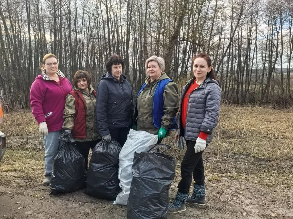 Сотрудники Большетроицкой территориальной администрации совместно со специалистами коммунальной службы сервиса провели второй субботники в рамках национального проекта «Экологическое благополучие» Сотрудники Большетроицкой территориальной администрации совместно со специалистами коммунальной службы сервиса провели второй субботники в рамках национального проекта «Экологическое благополучие»