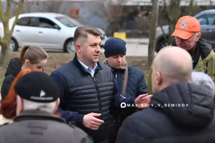 Валентин Демидов: Вчера вечером встретился с жителями домов 20, 20а, 20б и 20в по ул. Есенина