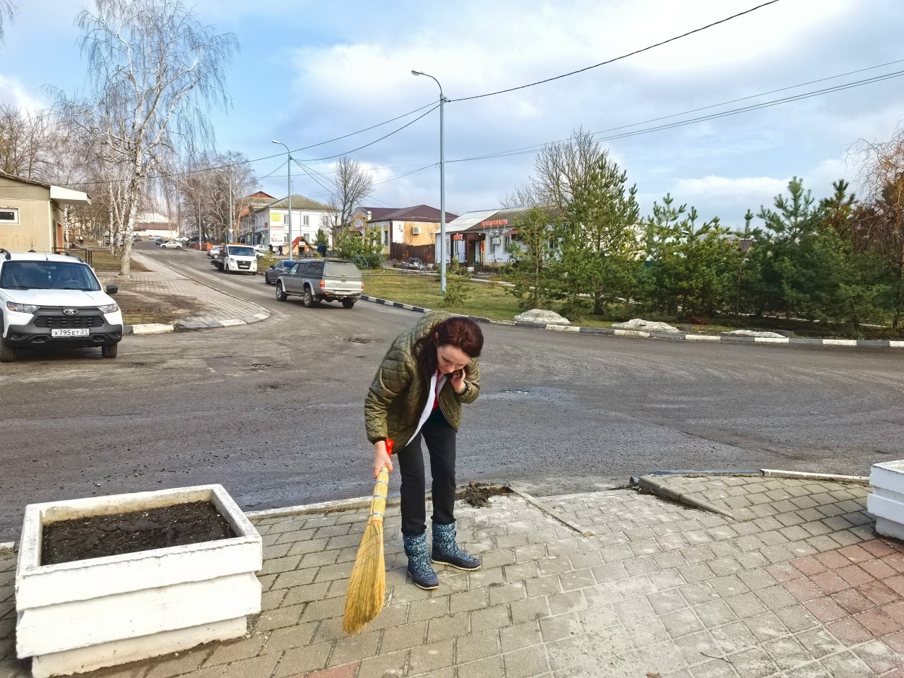 Сотрудники Большетроицкой территориальной администрации совместно со специалистами коммунальной службы сервиса провели второй субботники в рамках национального проекта «Экологическое благополучие» Сотрудники Большетроицкой территориальной администрации совместно со специалистами коммунальной службы сервиса провели второй субботники в рамках национального проекта «Экологическое благополучие»