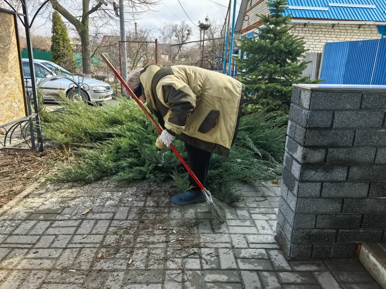 Сотрудники Большетроицкой территориальной администрации совместно со специалистами коммунальной службы сервиса провели второй субботники в рамках национального проекта «Экологическое благополучие» Сотрудники Большетроицкой территориальной администрации совместно со специалистами коммунальной службы сервиса провели второй субботники в рамках национального проекта «Экологическое благополучие»