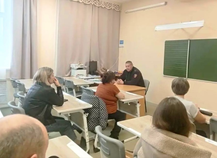 В рамках профилактической операции «Внимание, весенние каникулы!» сотрудники местного отделения МВД России проводят комплекс мероприятий, направленных на обеспечение безопасности наших ребят В рамках профилактической операции «Внимание, весенние каникулы!» сотрудники местного отделения МВД России проводят комплекс мероприятий, направленных на обеспечение безопасности наших ребят