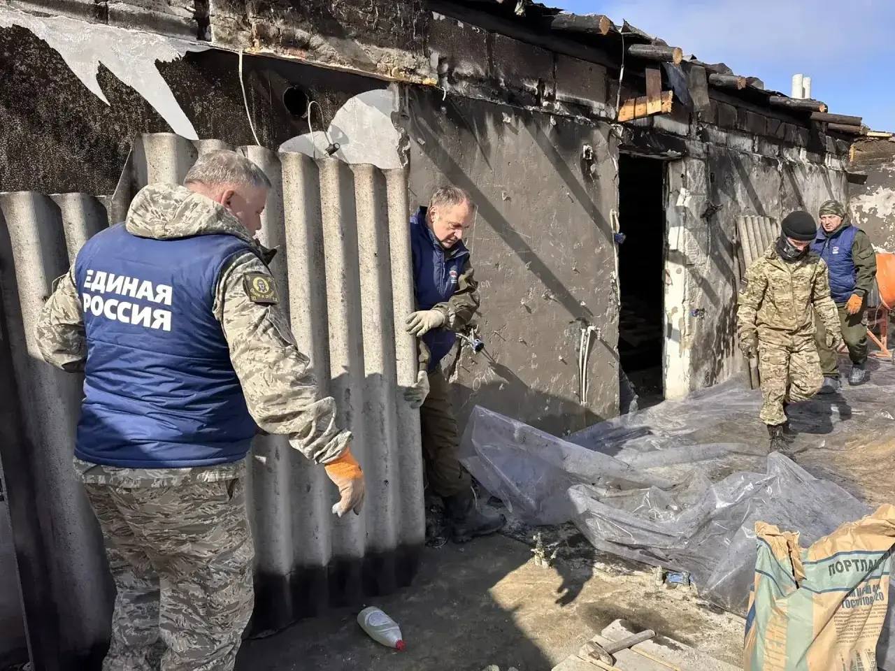 Игорь Кастюкевич: 15 объектов восстановили участники волонтерского лагеря Единой России «Белгородский рубеж» Игорь Кастюкевич: 15 объектов восстановили участники волонтерского лагеря Единой России «Белгородский рубеж»