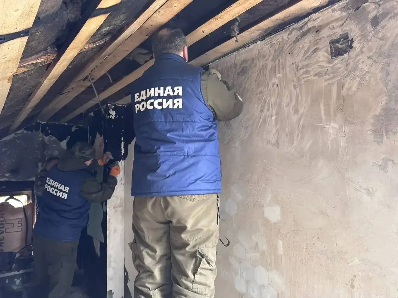 Игорь Кастюкевич: 15 объектов восстановили участники волонтерского лагеря Единой России «Белгородский рубеж» Игорь Кастюкевич: 15 объектов восстановили участники волонтерского лагеря Единой России «Белгородский рубеж»