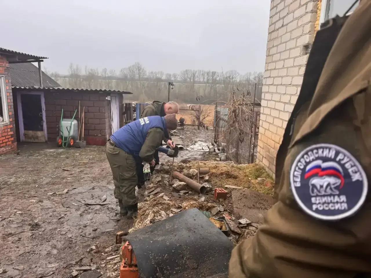 Игорь Кастюкевич: 15 объектов восстановили участники волонтерского лагеря Единой России «Белгородский рубеж» Игорь Кастюкевич: 15 объектов восстановили участники волонтерского лагеря Единой России «Белгородский рубеж»