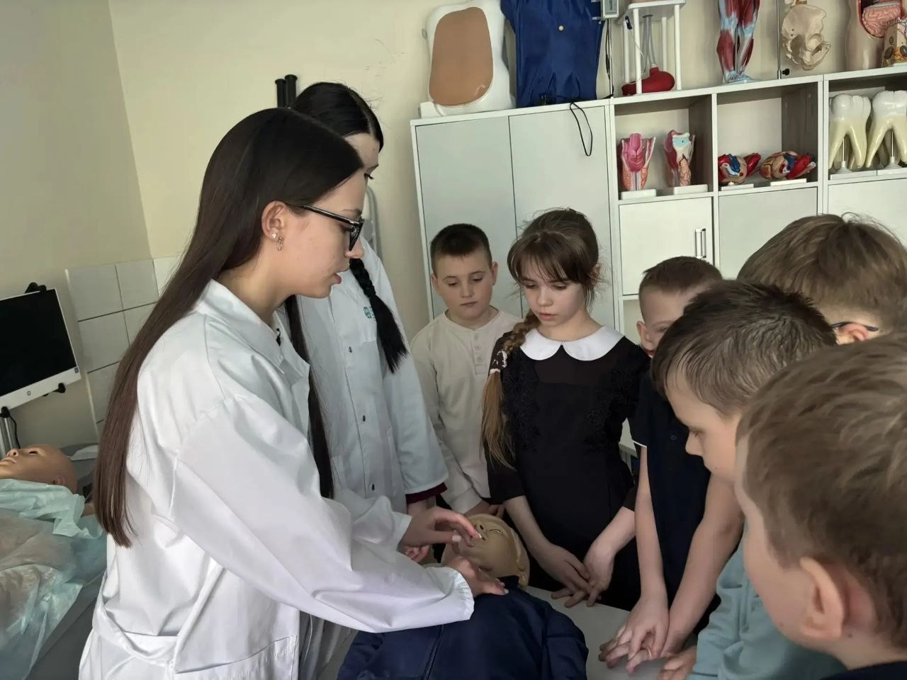 Владимир Переверзев: Школа - территория здоровья: старшие учат младших Владимир Переверзев: Школа - территория здоровья: старшие учат младших