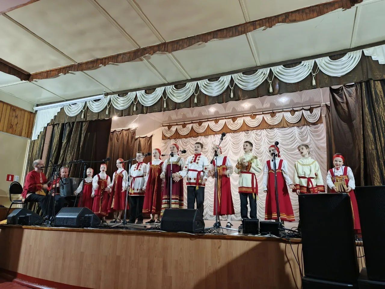 Олег Медведев: Единство поколений в песне Олег Медведев: Единство поколений в песне