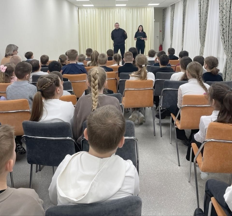 В рамках профилактической операции «Внимание, весенние каникулы!» сотрудники местного отделения МВД России проводят комплекс мероприятий, направленных на обеспечение безопасности наших ребят В рамках профилактической операции «Внимание, весенние каникулы!» сотрудники местного отделения МВД России проводят комплекс мероприятий, направленных на обеспечение безопасности наших ребят