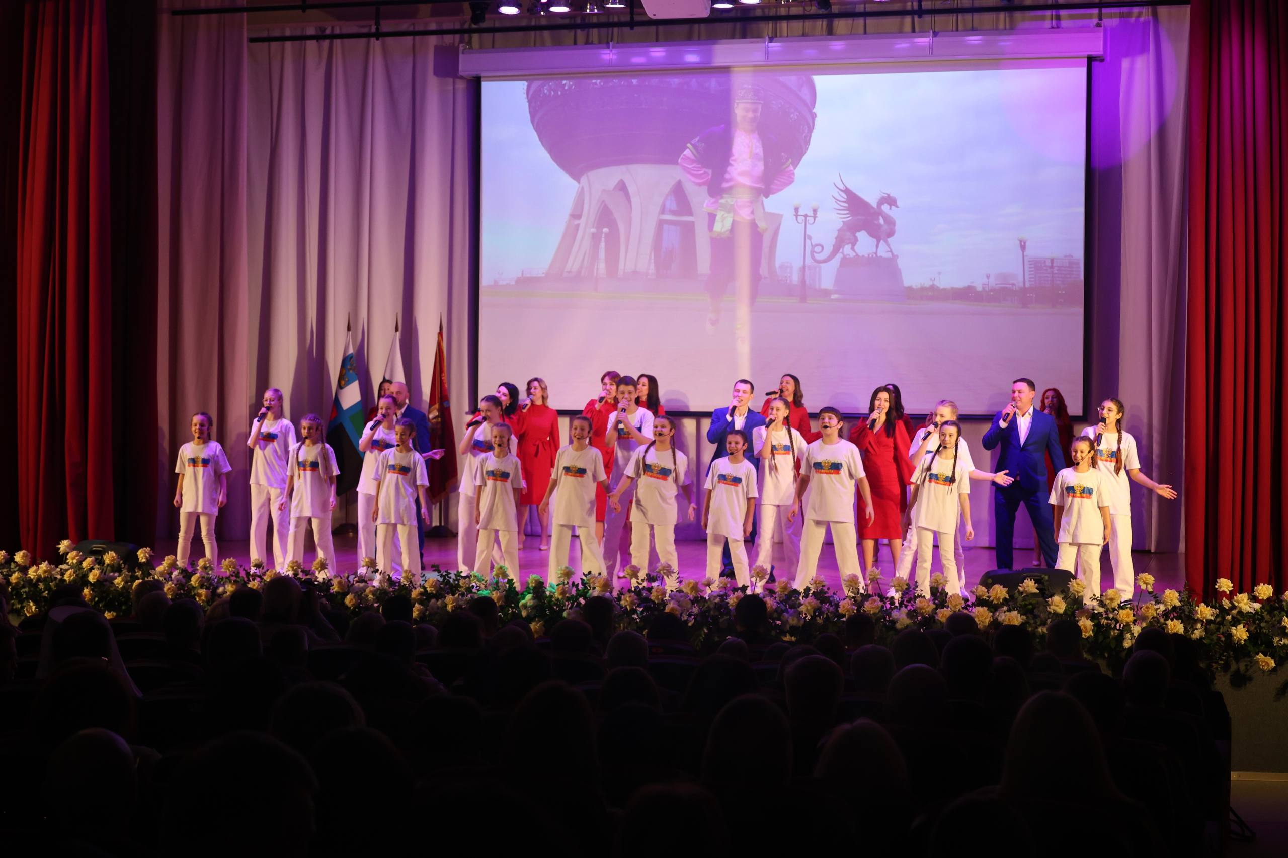 Юрий Клепиков: По традиции в преддверии дня рождения нашего выдающегося земляка Алексея Алексеевича Угарова, руководителя одного из флагманов отечественной металлургии — Оскольского электрометаллургического комбината, мы... Юрий Клепиков: По традиции в преддверии дня рождения нашего выдающегося земляка Алексея Алексеевича Угарова, руководителя одного из флагманов отечественной металлургии — Оскольского электрометаллургического комбината, мы...