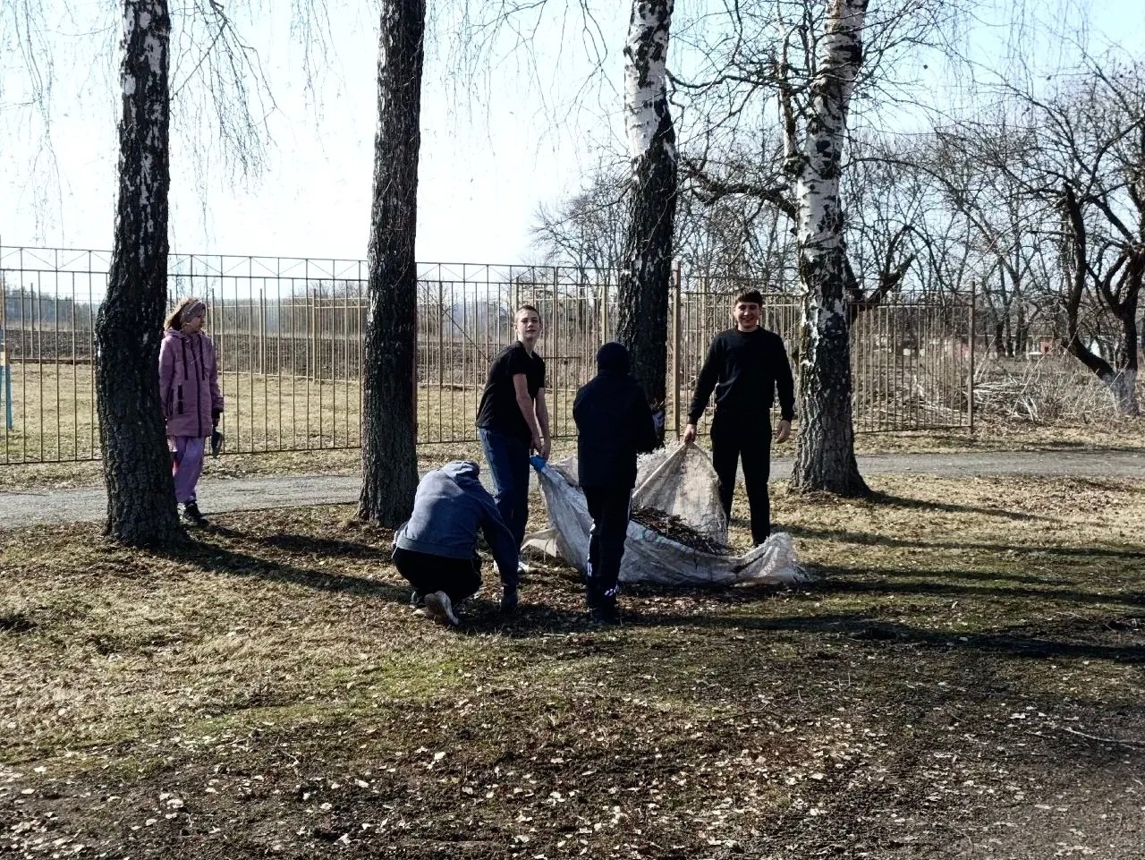 Ракитянские школьники присоединились к месячнику служения Белгородской области, объявленному губернатором Вячеславом Гладковым Ракитянские школьники присоединились к месячнику служения Белгородской области, объявленному губернатором Вячеславом Гладковым