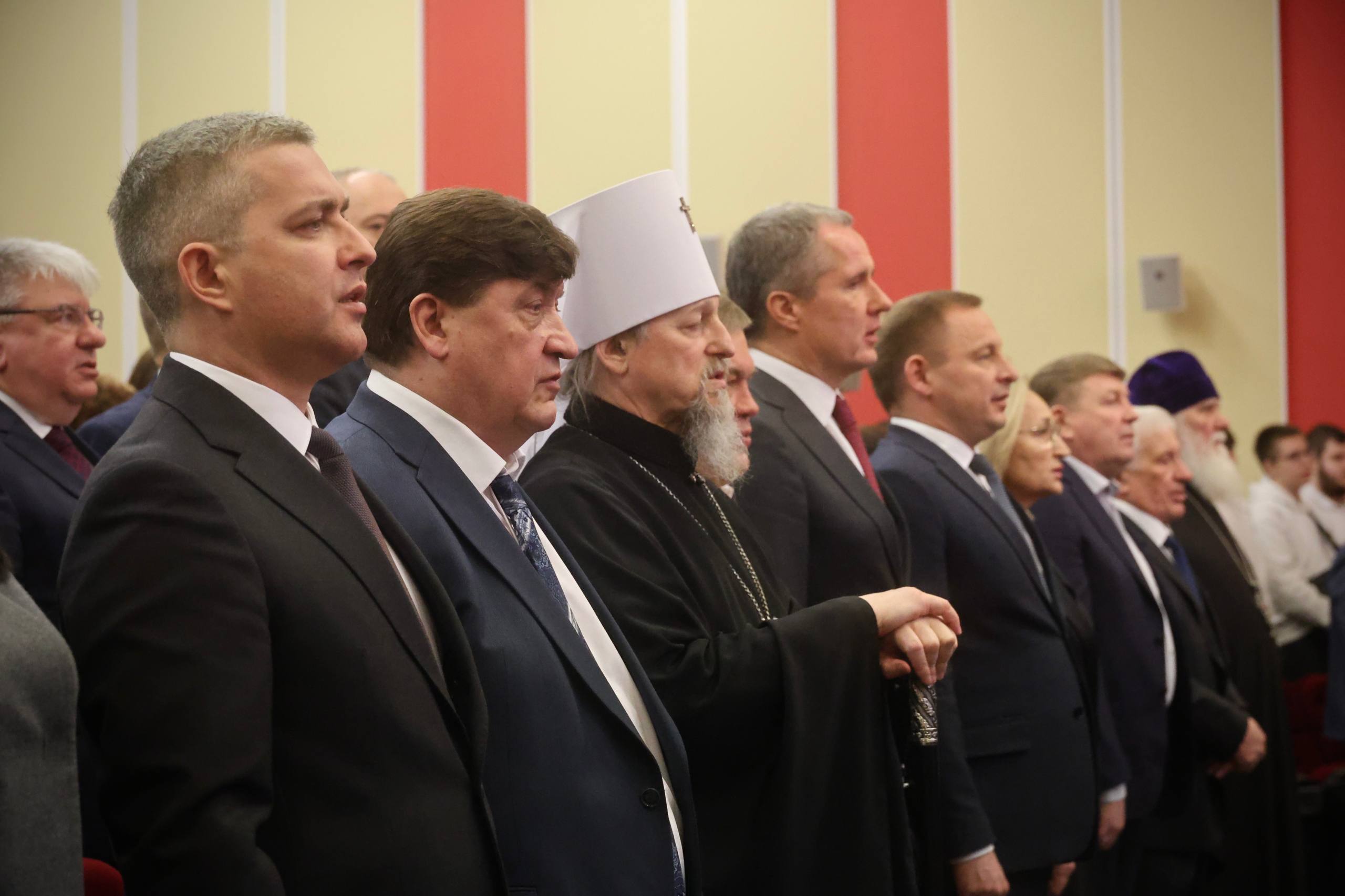 Юрий Клепиков: По традиции в преддверии дня рождения нашего выдающегося земляка Алексея Алексеевича Угарова, руководителя одного из флагманов отечественной металлургии — Оскольского электрометаллургического комбината, мы... Юрий Клепиков: По традиции в преддверии дня рождения нашего выдающегося земляка Алексея Алексеевича Угарова, руководителя одного из флагманов отечественной металлургии — Оскольского электрометаллургического комбината, мы...