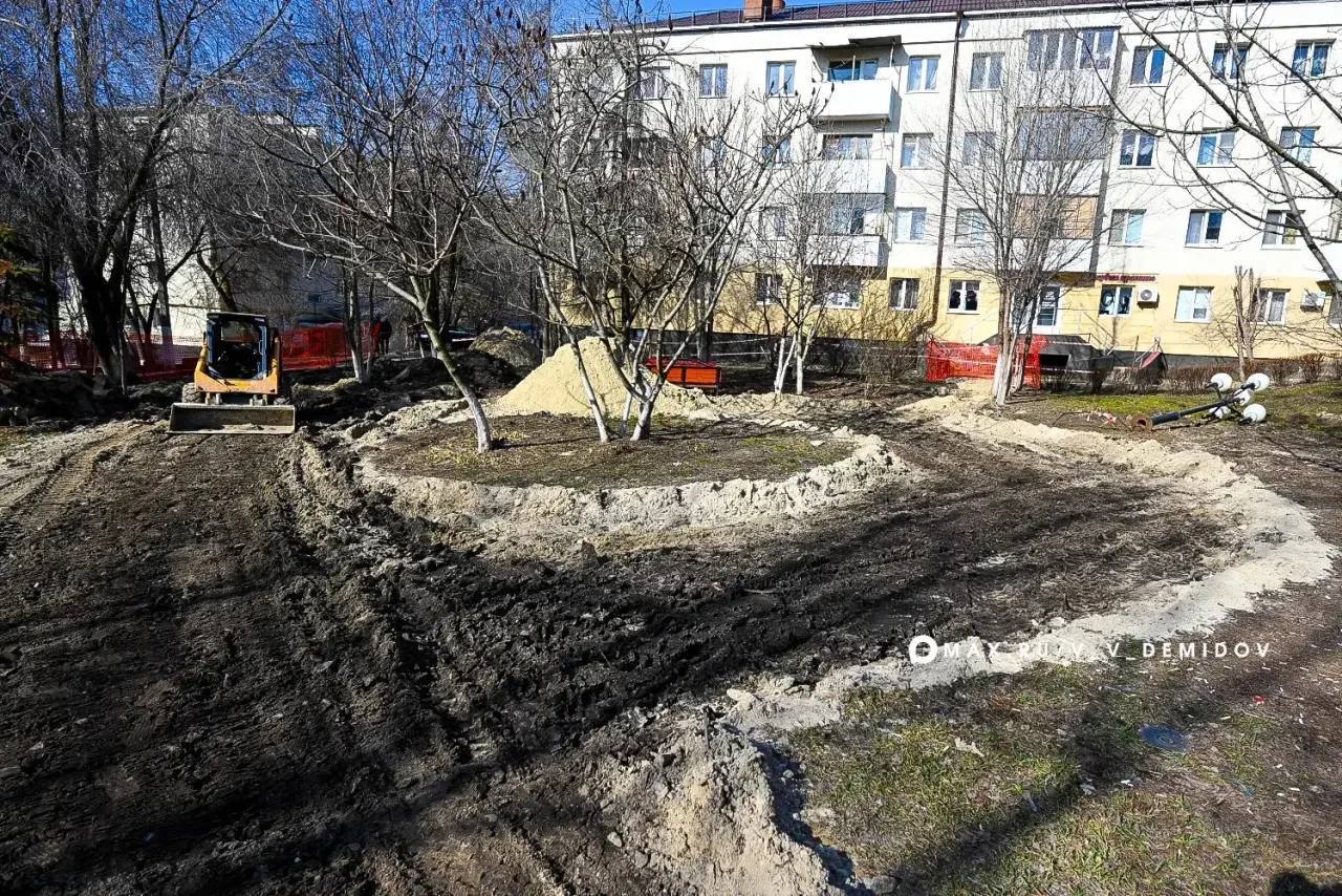 В Белгороде к августу завершат благоустройство сквера на ул. Князя Трубецкого В Белгороде к августу завершат благоустройство сквера на ул. Князя Трубецкого