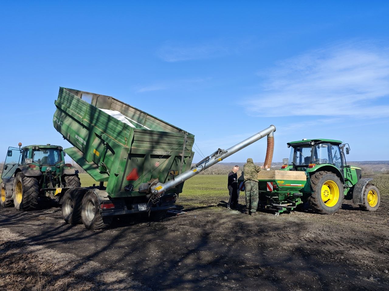 Николай Нестеров: В Корочанском округе продолжаются весеннеполевые работы Николай Нестеров: В Корочанском округе продолжаются весеннеполевые работы