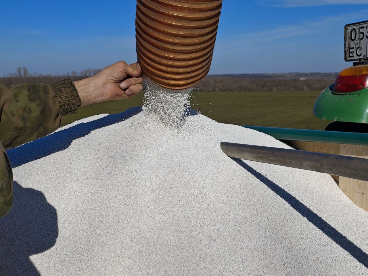 Николай Нестеров: В Корочанском округе продолжаются весеннеполевые работы Николай Нестеров: В Корочанском округе продолжаются весеннеполевые работы