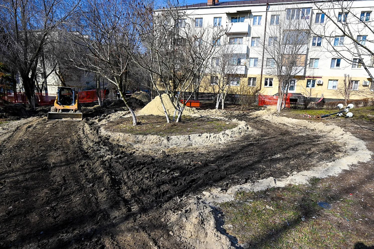 В Белгороде приступили к благоустройству сквера на улице Князя Трубецкого В Белгороде приступили к благоустройству сквера на улице Князя Трубецкого