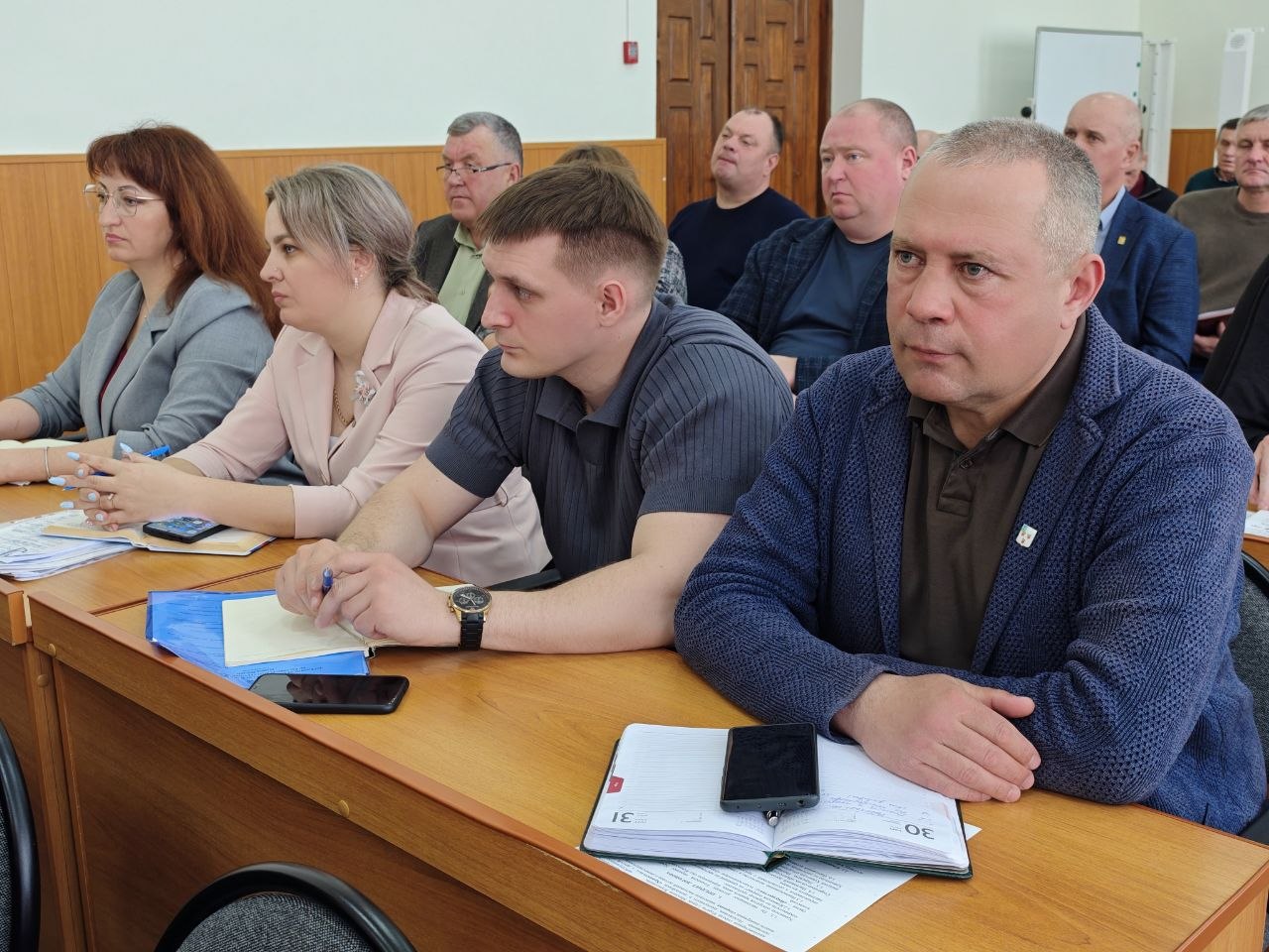 Николай Нестеров: По окончании заседания Правительства области провёл рабочее совещание с коллегами — заместителями, руководителями территориальных администраций и структурных подразделений Николай Нестеров: По окончании заседания Правительства области провёл рабочее совещание с коллегами — заместителями, руководителями территориальных администраций и структурных подразделений