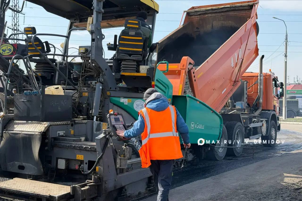 Валентин Демидов: Дорожные службы Белгорода уже выполнили почти вдвое больше аварийного ямочного ремонта, чем за аналогичный период прошлого года Валентин Демидов: Дорожные службы Белгорода уже выполнили почти вдвое больше аварийного ямочного ремонта, чем за аналогичный период прошлого года