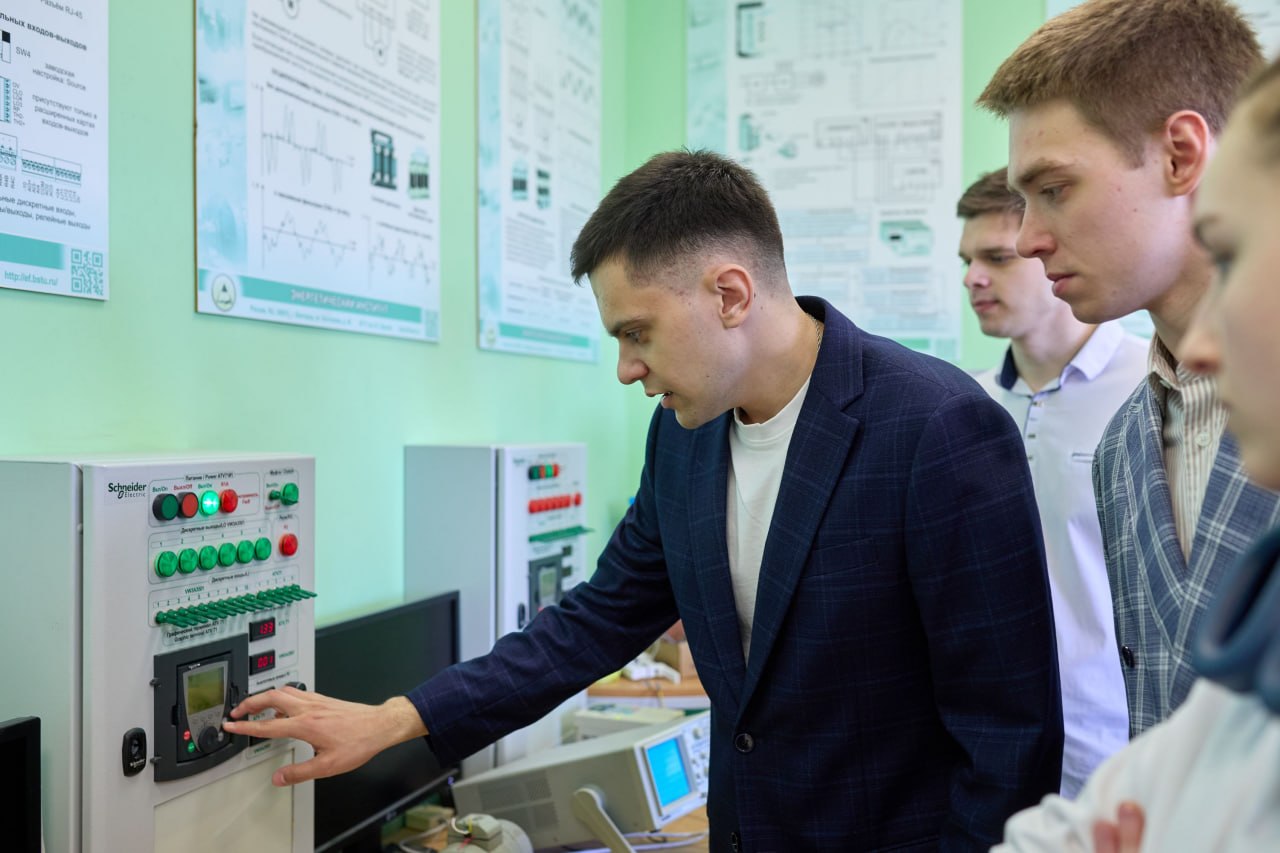 Кадры для энергоотрасли «Белгородэнерго» и БГТУ имени В.Г. Шухова готовят вместе Кадры для энергоотрасли «Белгородэнерго» и БГТУ имени В.Г. Шухова готовят вместе
