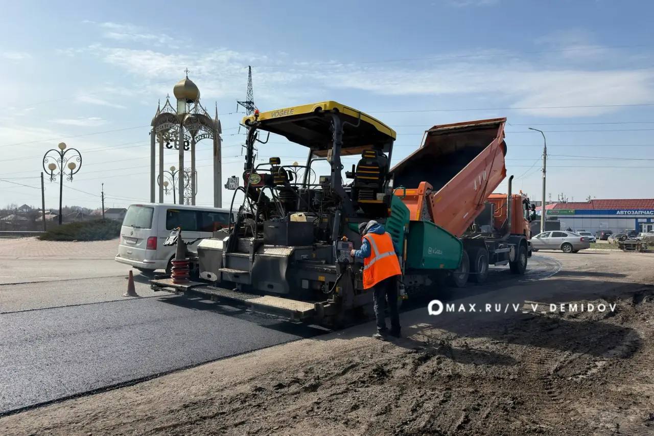 Валентин Демидов: Дорожные службы Белгорода уже выполнили почти вдвое больше аварийного ямочного ремонта, чем за аналогичный период прошлого года Валентин Демидов: Дорожные службы Белгорода уже выполнили почти вдвое больше аварийного ямочного ремонта, чем за аналогичный период прошлого года