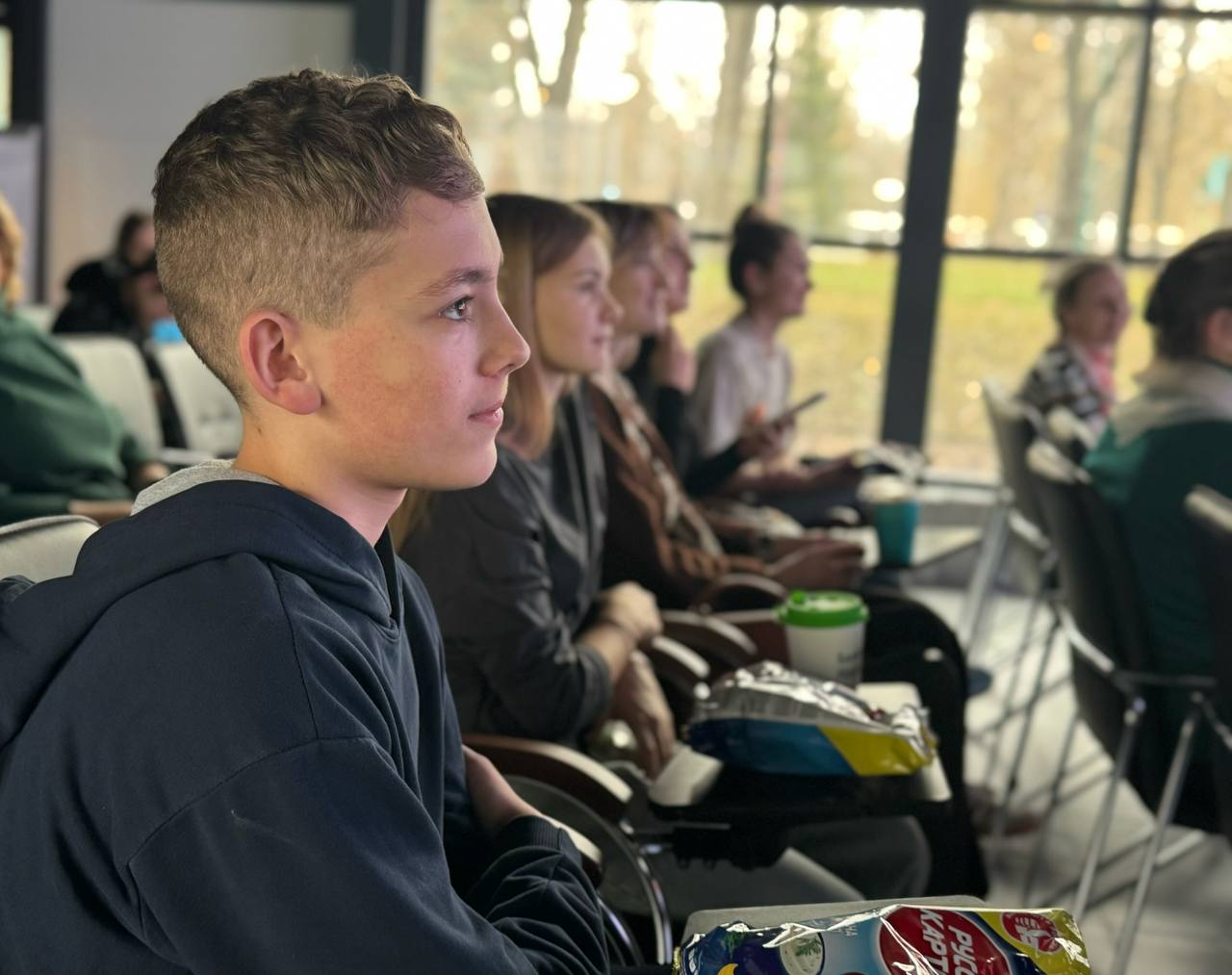 Тебе когда-нибудь объясняли тему на примере чипсов? А вот участникам нашего просветительского проекта «МедиаФабрика» — да! Тебе когда-нибудь объясняли тему на примере чипсов? А вот участникам нашего просветительского проекта «МедиаФабрика» — да!