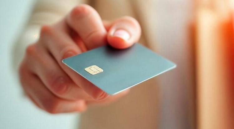 Каждый житель Белгородской области в среднем имеет не менее трёх банковских карт