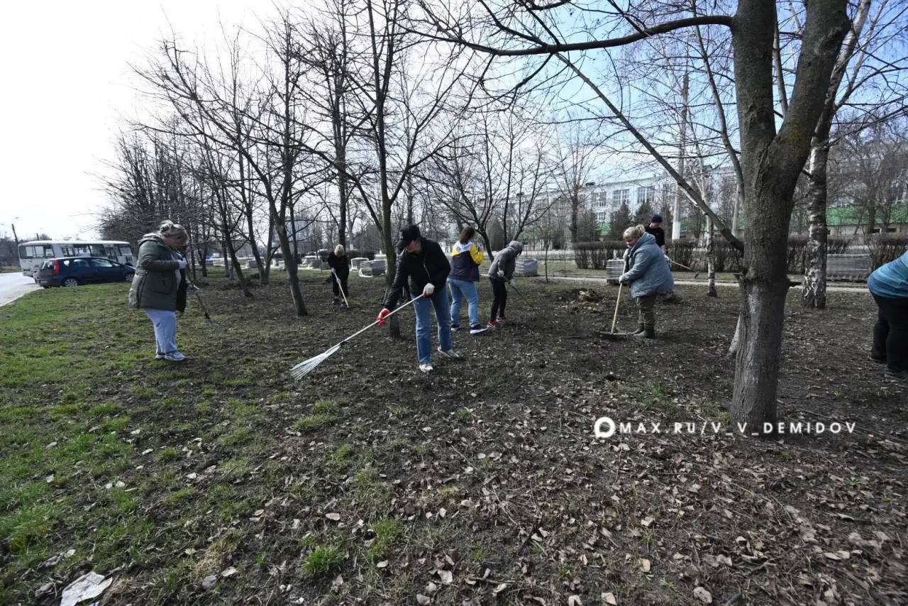 Валентин Демидов: В Белгороде начался масштабный этап весенней уборки Валентин Демидов: В Белгороде начался масштабный этап весенней уборки