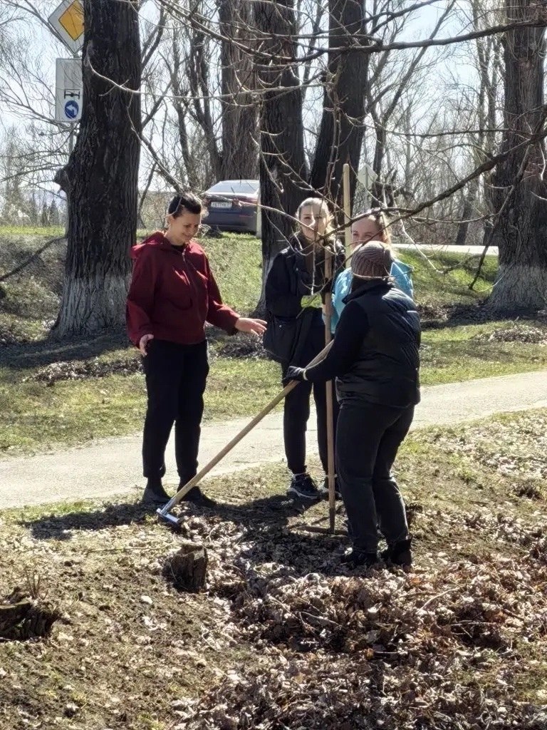 Татьяна Киричкова: Продолжаем приводить в порядок территорию нашего округа Татьяна Киричкова: Продолжаем приводить в порядок территорию нашего округа
