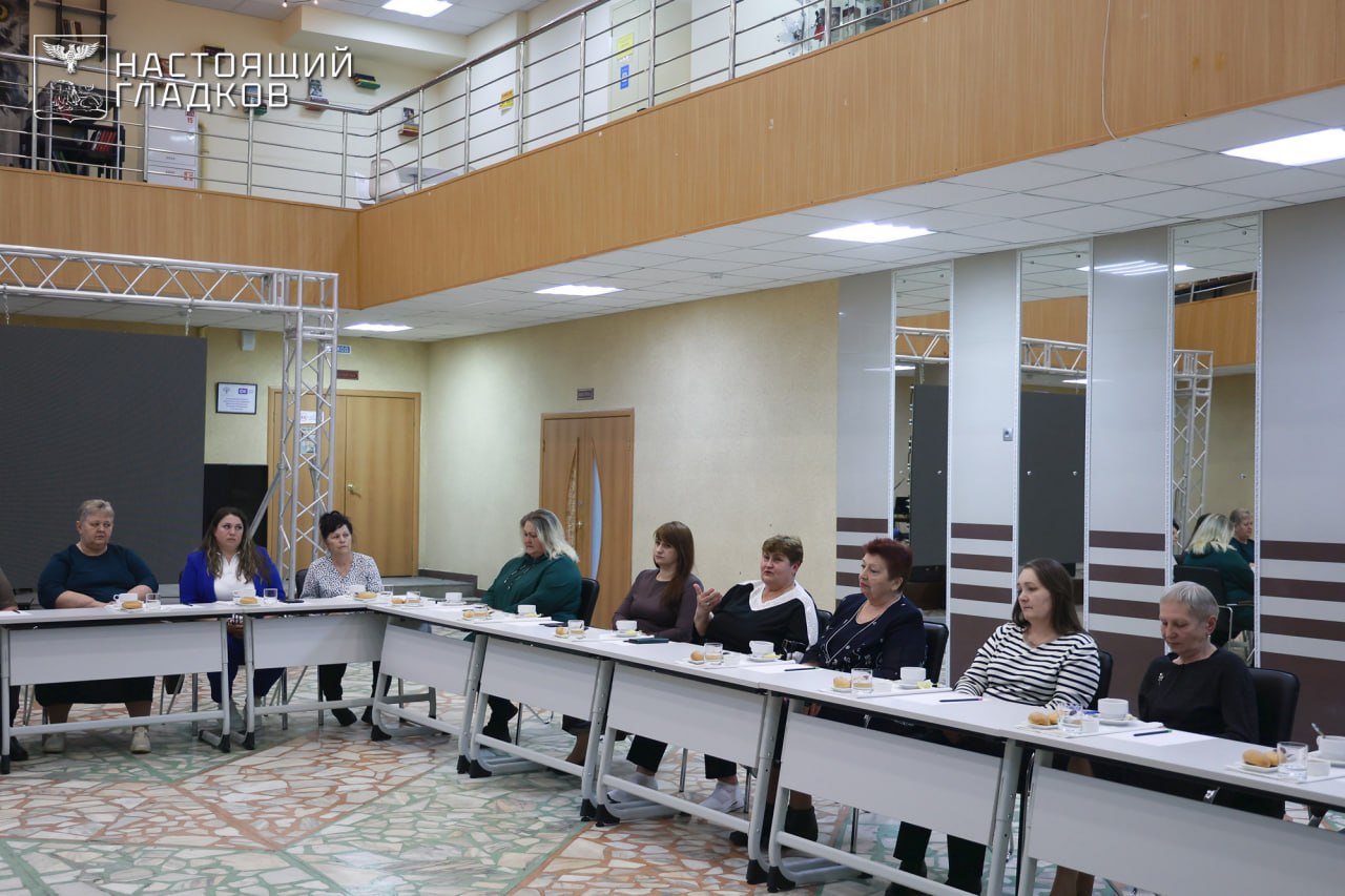 Вячеслав Гладков: Сегодня в Ровеньках встретился с семьями участников специальной военной операции, которые отдали жизни при исполнении воинского долга Вячеслав Гладков: Сегодня в Ровеньках встретился с семьями участников специальной военной операции, которые отдали жизни при исполнении воинского долга