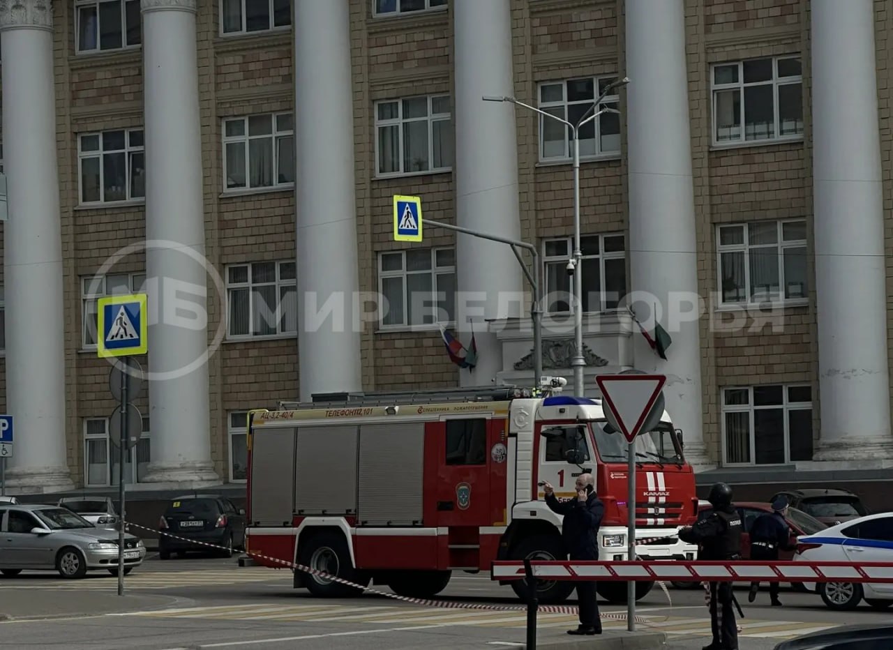 Кадры с места атаки FPV-дрона на здание правительства Белгородской области Кадры с места атаки FPV-дрона на здание правительства Белгородской области