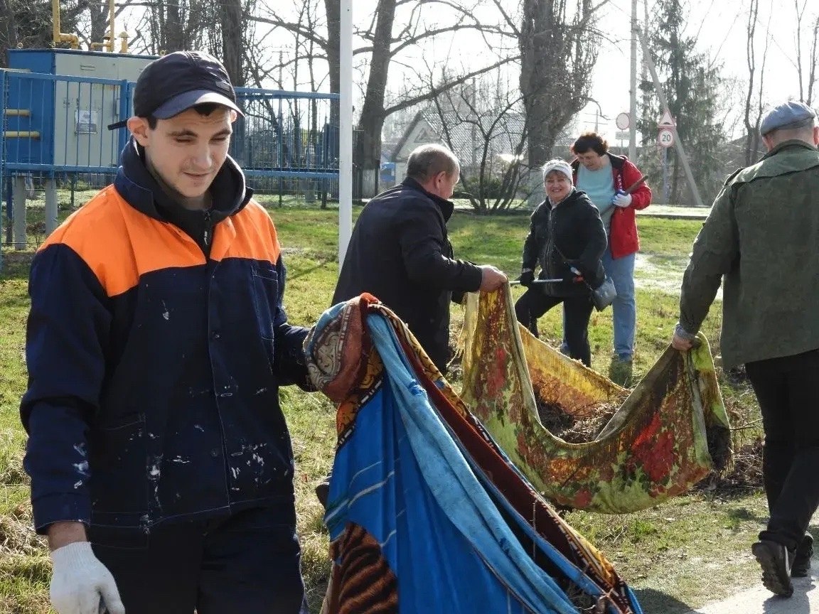 Татьяна Киричкова: Продолжаем приводить в порядок территорию нашего округа Татьяна Киричкова: Продолжаем приводить в порядок территорию нашего округа
