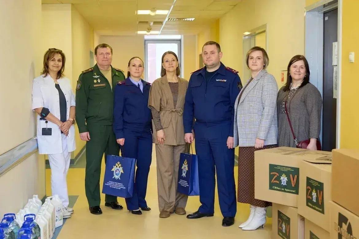 Военные следователи СК России оказали гуманитарную помощь участникам специальной военной операции
