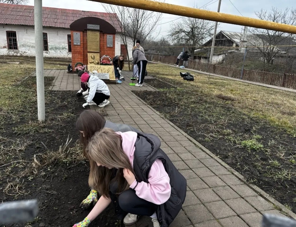 С каждым днём наш округ становится всё чище и ухоженнее С каждым днём наш округ становится всё чище и ухоженнее