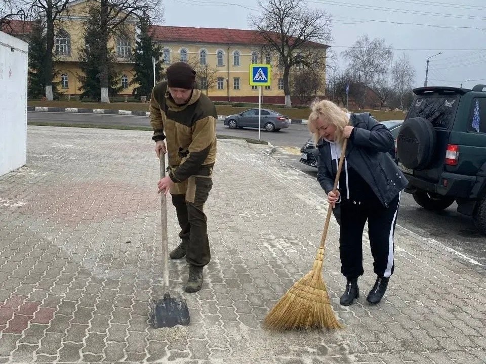 С каждым днём наш округ становится всё чище и ухоженнее С каждым днём наш округ становится всё чище и ухоженнее