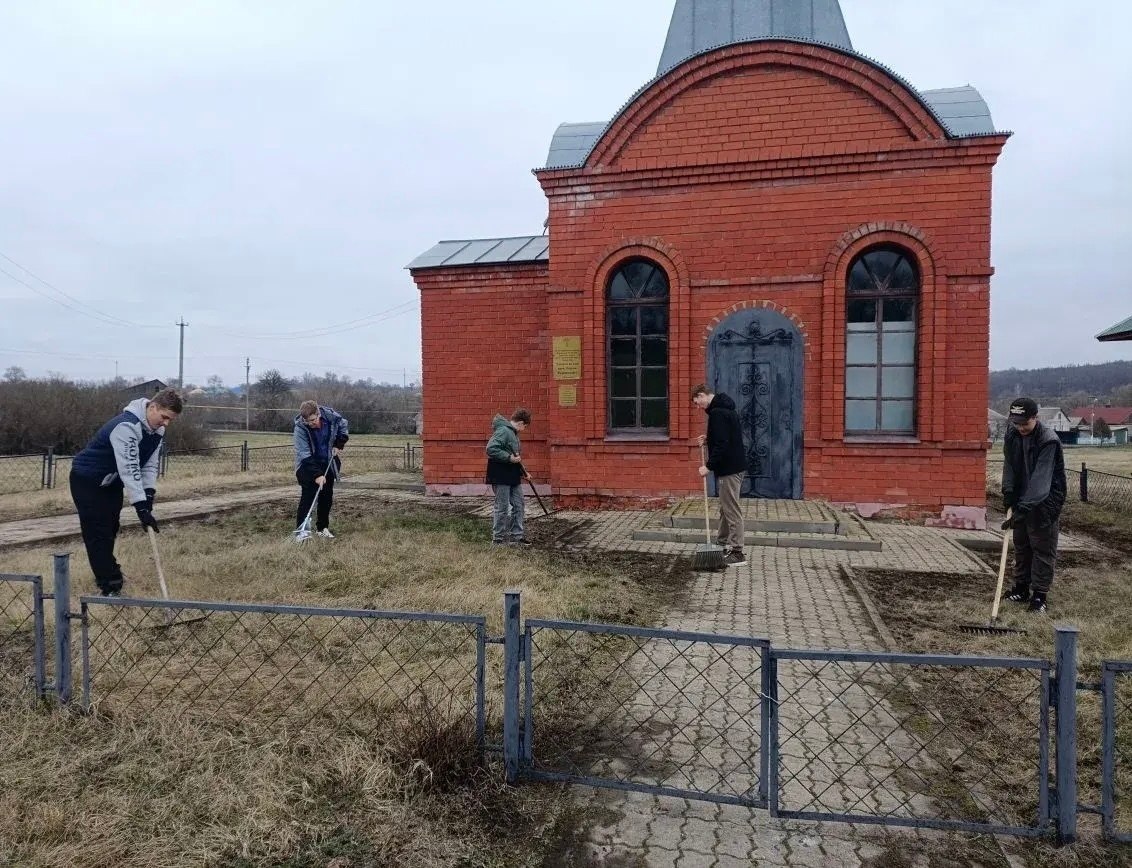 С каждым днём наш округ становится всё чище и ухоженнее С каждым днём наш округ становится всё чище и ухоженнее