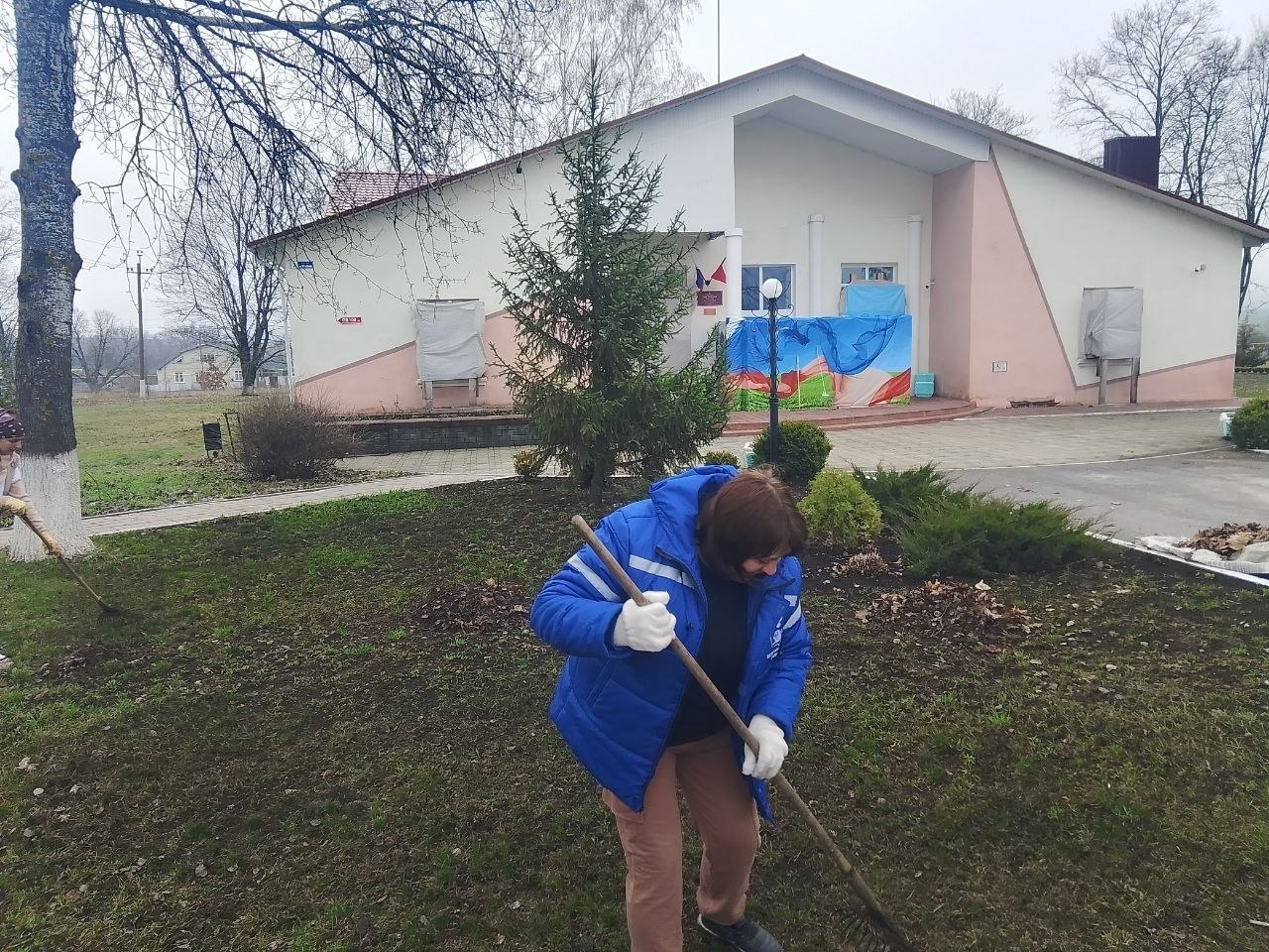 Трудовые коллективы округа активно включились в сезонные работы в рамках месячника добровольного служения региону нацпроекта «Экологическое благополучие» Трудовые коллективы округа активно включились в сезонные работы в рамках месячника добровольного служения региону нацпроекта «Экологическое благополучие»