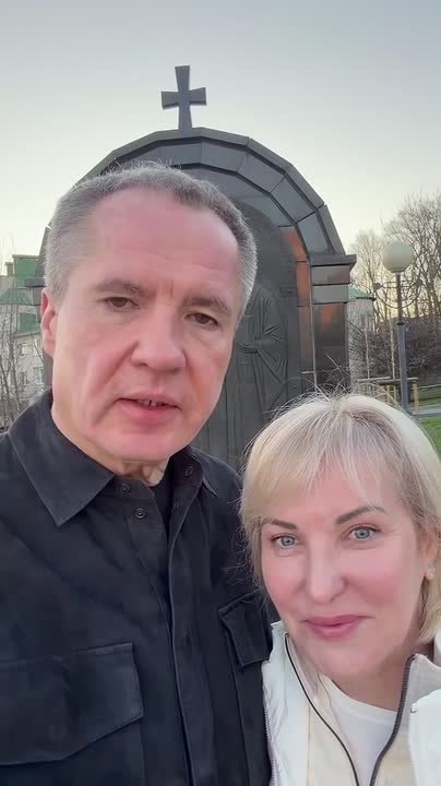 Вячеслав Гладков с супругой поздравили белгородцев с Вербным воскресеньем