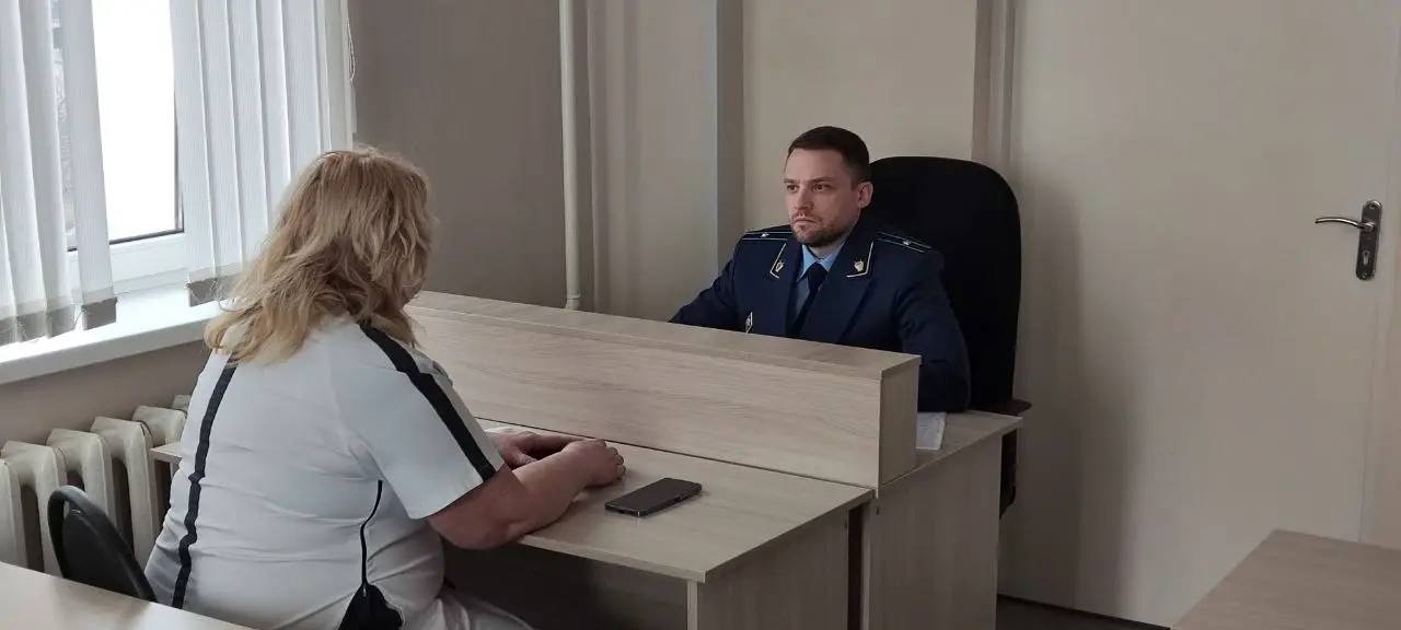 Белгородский прокурор Антон Шарабаев провёл выездной личный приём в областном онкологическом диспансере Белгородский прокурор Антон Шарабаев провёл выездной личный приём в областном онкологическом диспансере