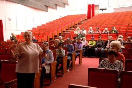 Сегодня Центр народного творчества принимал гостей из Губкинского городского округа – участников проекта «К соседям в гости»