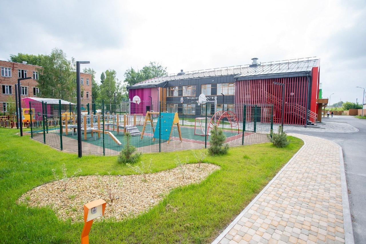 Вячеслав Гладков поручил ускорить ремонт повреждённого при обстреле детсада «Тридевятое царство»