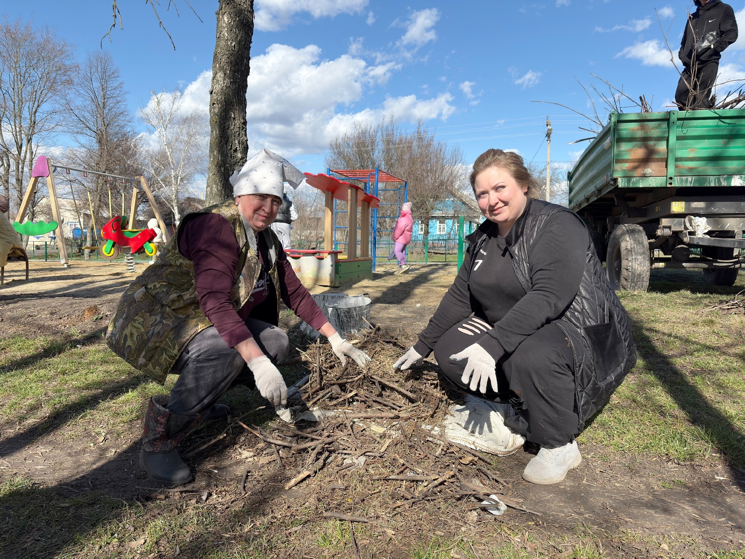 Краснояружцы присоединились к месячнику добровольного служения региону нацпроекта «Экологическое благополучие» Краснояружцы присоединились к месячнику добровольного служения региону нацпроекта «Экологическое благополучие»