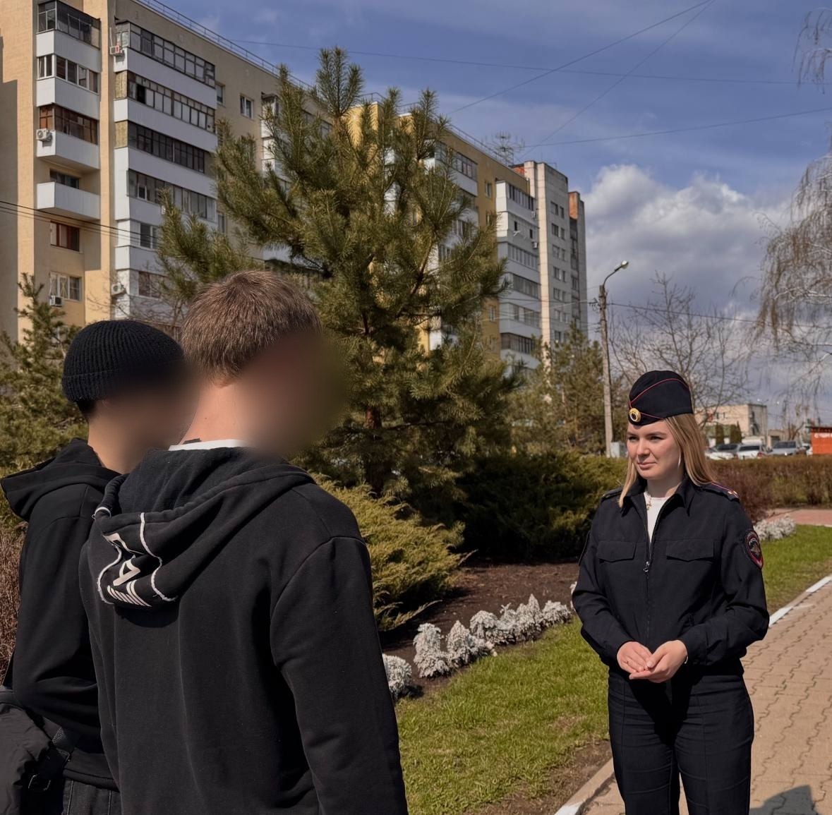 В Белгороде сотрудники ПДН посетили места массового пребывания несовершеннолетних В Белгороде сотрудники ПДН посетили места массового пребывания несовершеннолетних