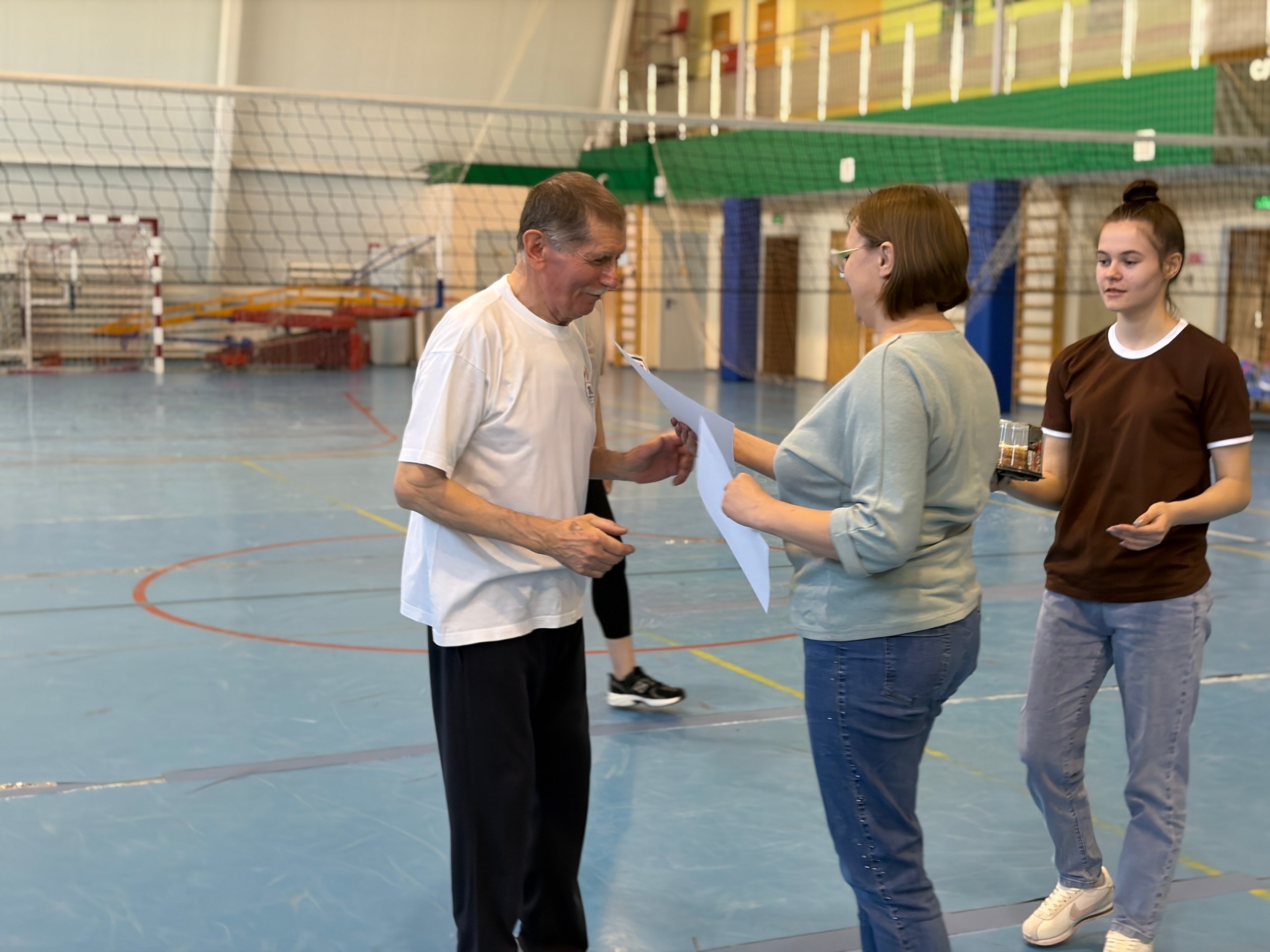 В рамках Всероссийской акции «Укрепляй здоровье», приуроченной ко Всемирному дню здоровья, в Вейделевском физкультурно-оздоровительном комплексе прошла встреча поколений! В рамках Всероссийской акции «Укрепляй здоровье», приуроченной ко Всемирному дню здоровья, в Вейделевском физкультурно-оздоровительном комплексе прошла встреча поколений!