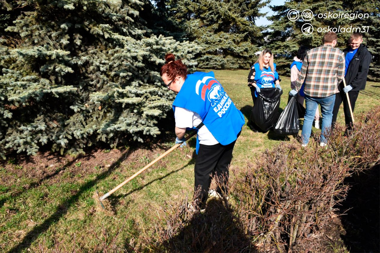 Весенняя уборка города. В Старом Осколе продолжается весенняя уборка: город приводят в порядок как силы коммунальных служб, так и участники общегородских субботников Весенняя уборка города. В Старом Осколе продолжается весенняя уборка: город приводят в порядок как силы коммунальных служб, так и участники общегородских субботников